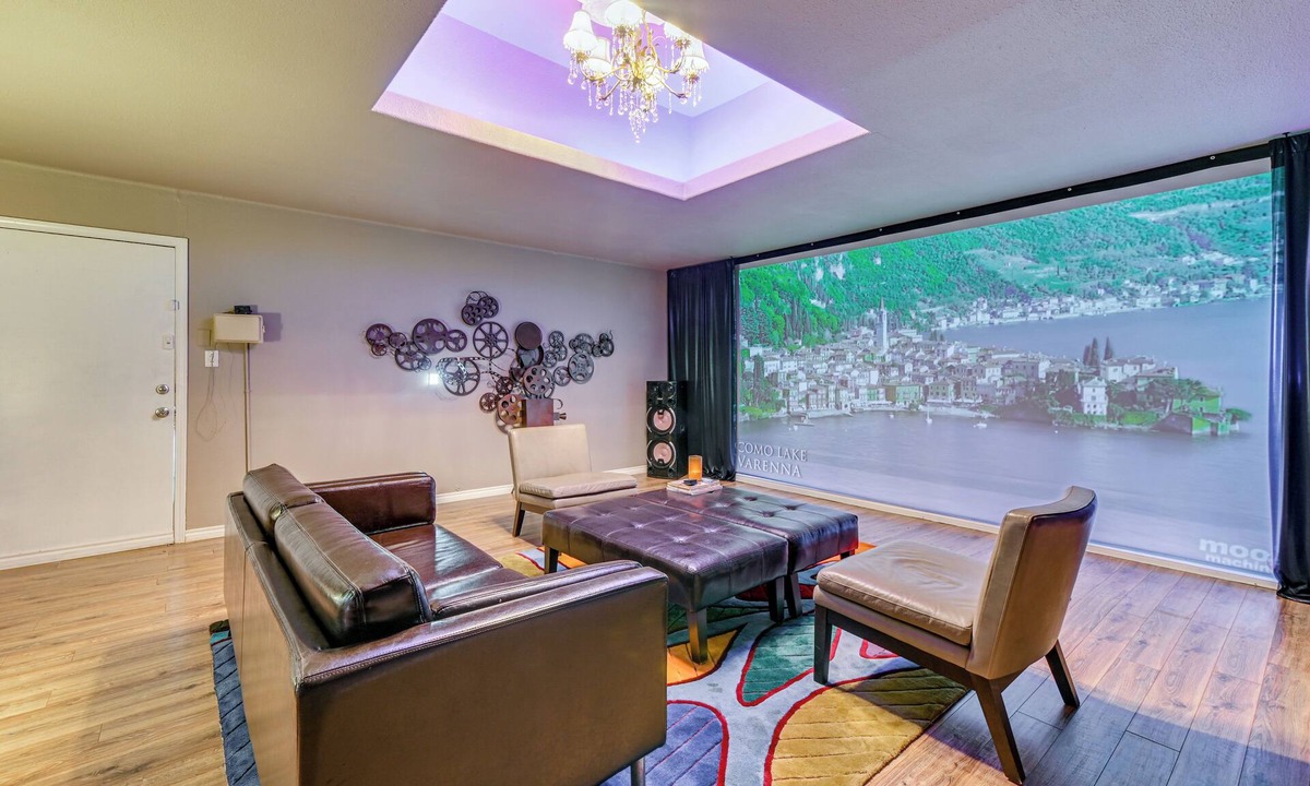 Northwest Dallas House | Luxury Home w/Media & Upscale Upgrades