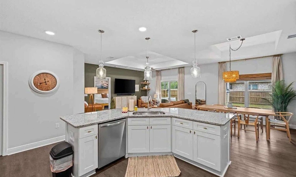 Gulf Breeze House | Luxury House - 4B Fire-pit Boating Beach