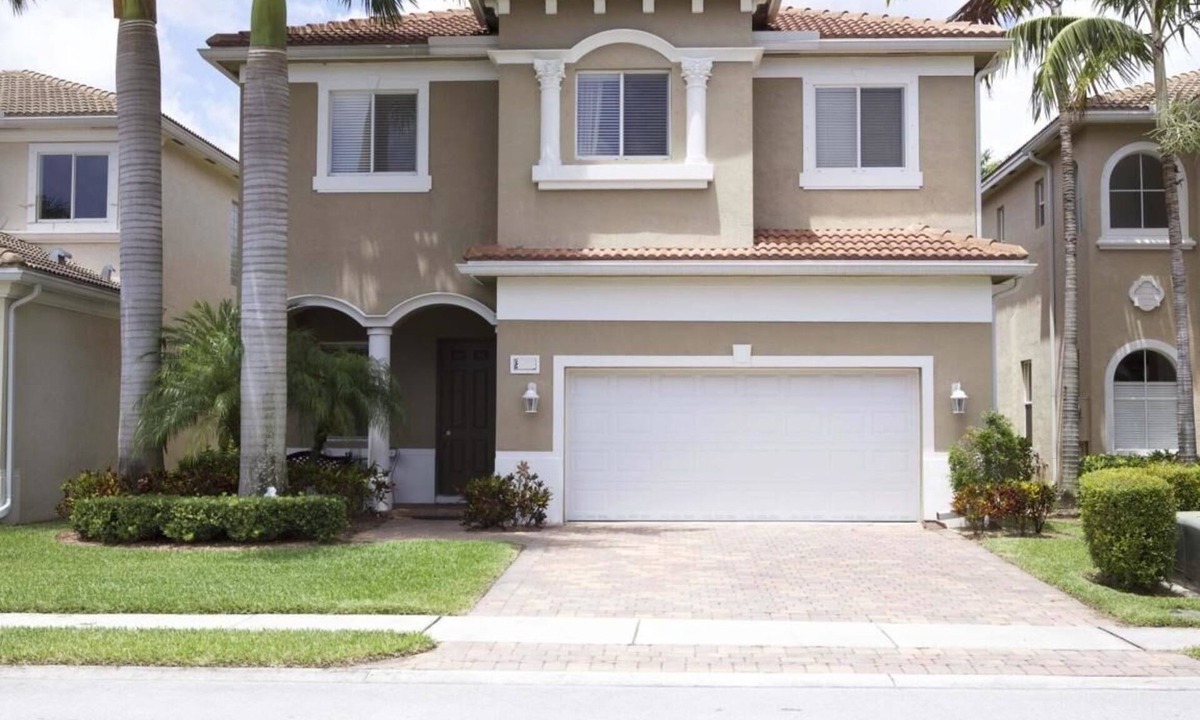 Boynton Beach House | Luxury House 5 rooms beautiful area quiet+safe+cleannclose to everything