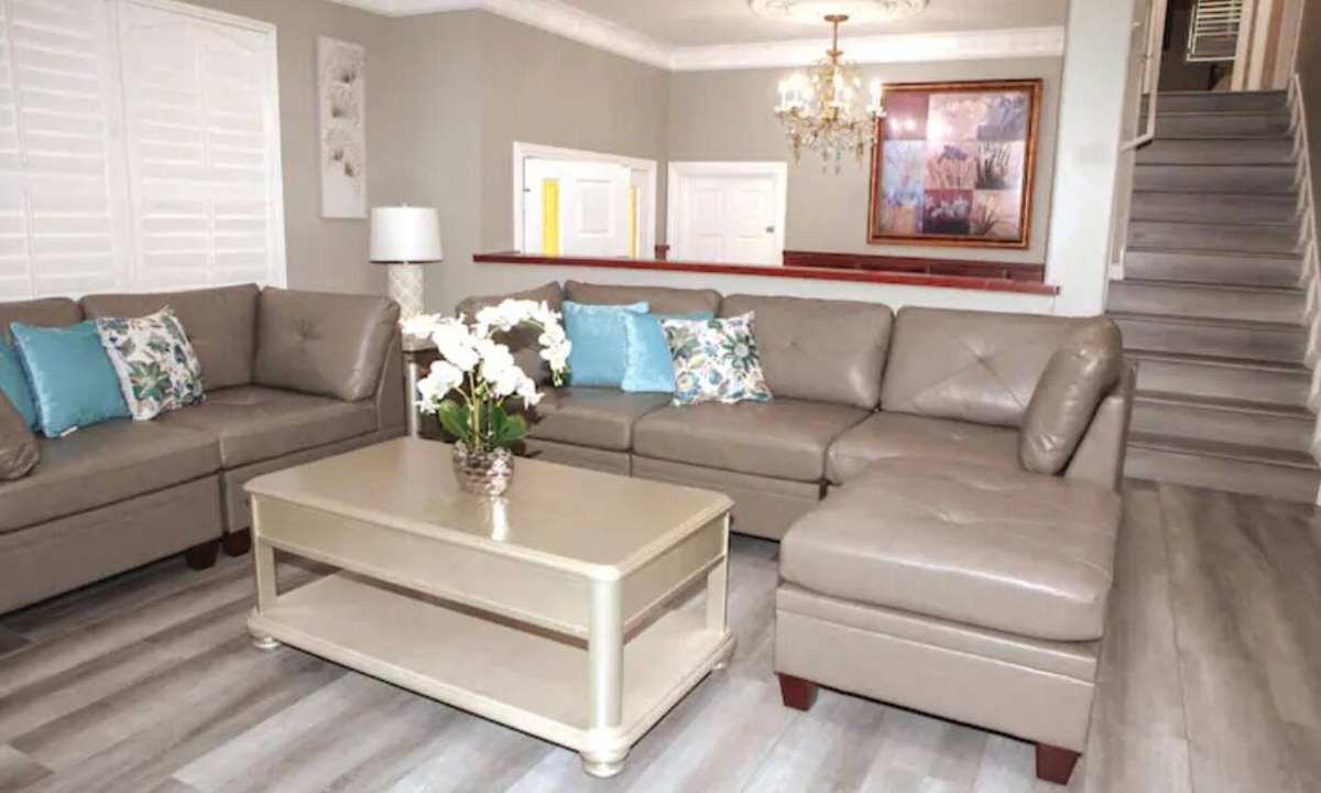 Midway City House | Luxury House 7bedroom for 28people