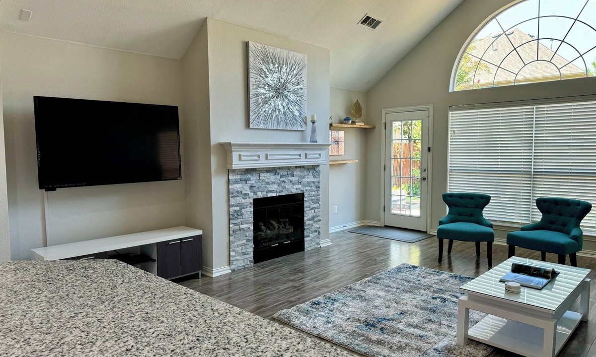 Keller House | Luxury house in best neighborhood-HERITAGE- Fort Worth/Alliance, plus workspace