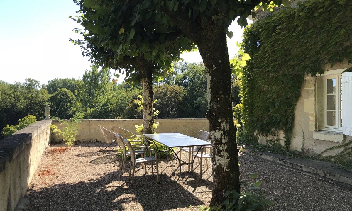 Nazelles-Negron House | Luxury House on the Chateau des Ormeaux's park.