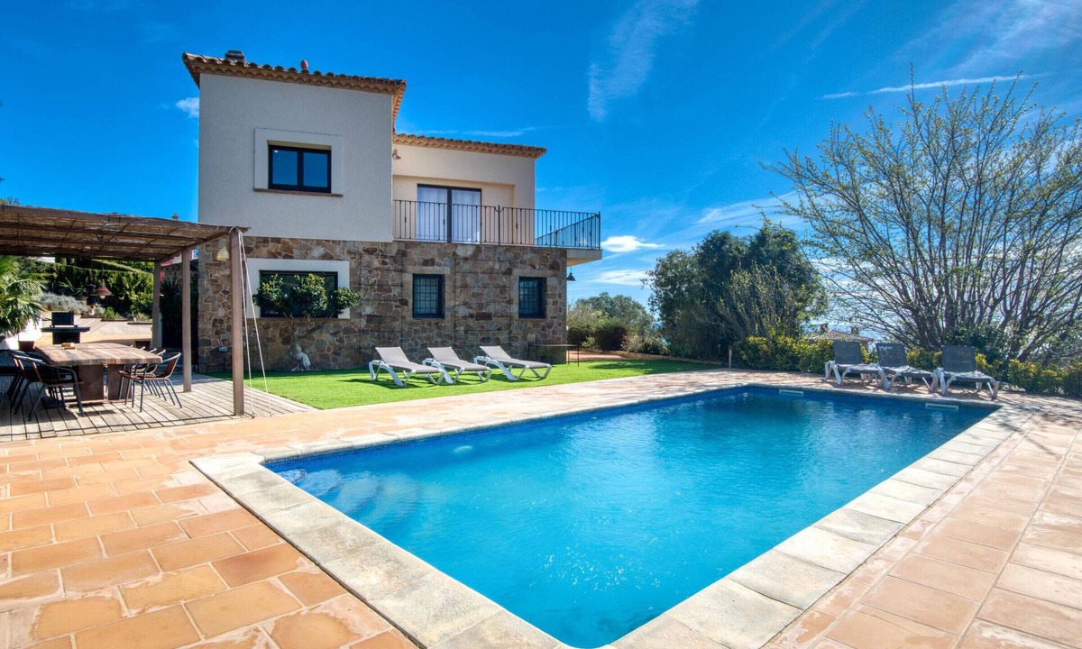 Castell-Platja d'Aro Cottage | Luxury House with Private Pool in Platja d'Aro