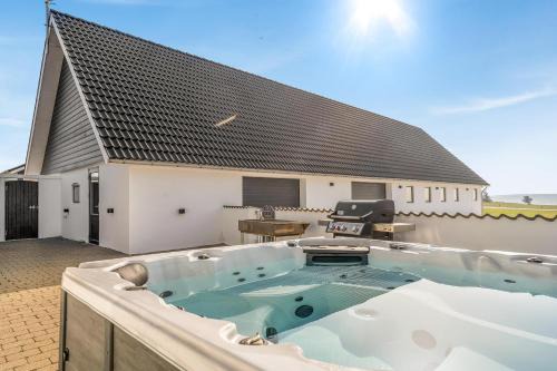 Hanstholm House | Luxury House With Outdoor Hot Tub And Activity Room, And Unique View Of Thy National Park