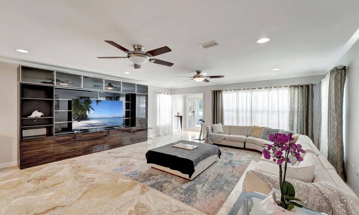 Palma Sola House | Luxury House with Salted Heated Pool