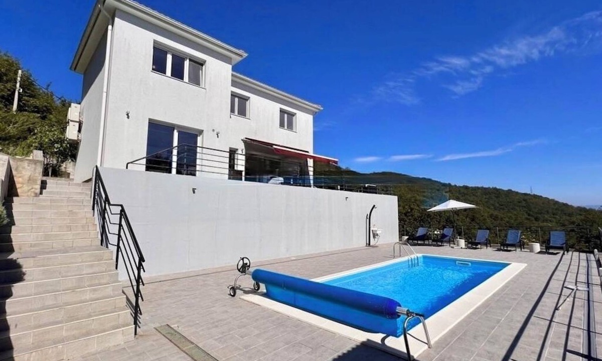 Veprinac Villa | Luxury house with ten beds and private pool in Veprinac, Opatija