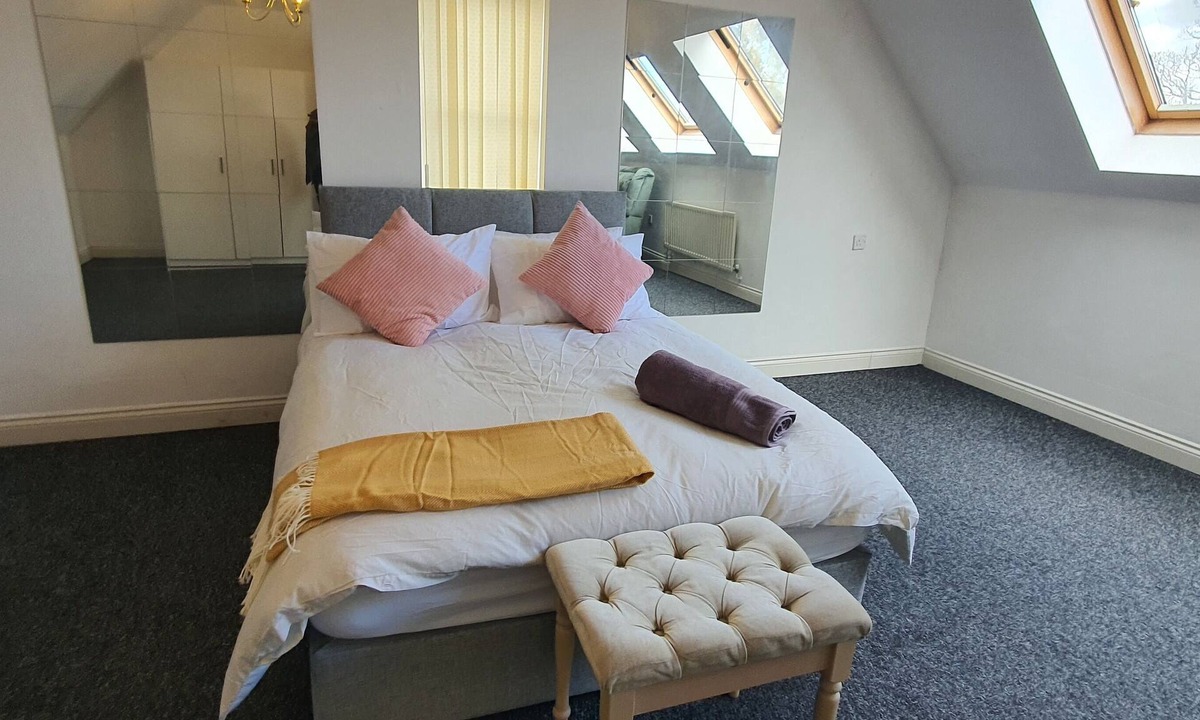 Weston on Trent House | Luxury King House