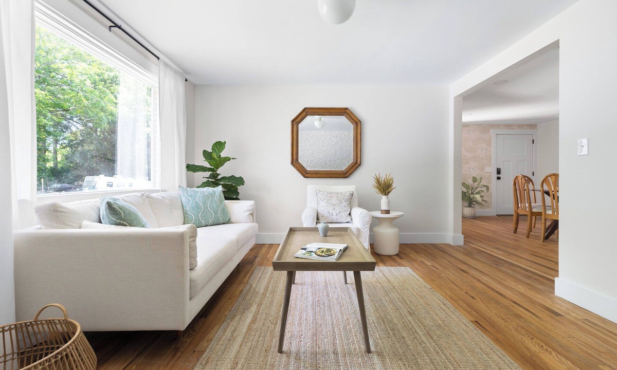 Clayton House | Luxury King Suite, 125-yr historic home, 2 blocks from Main St. Crib included