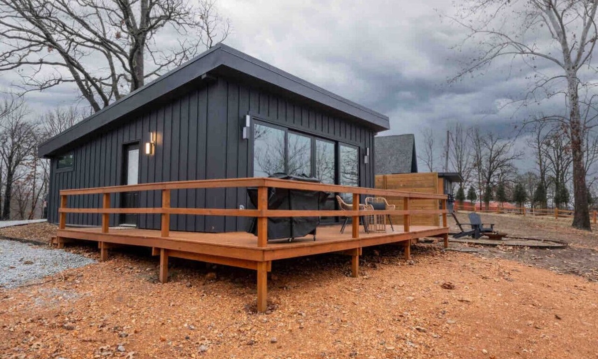 Afton Cabin | Luxury Lake Living on Grand 1