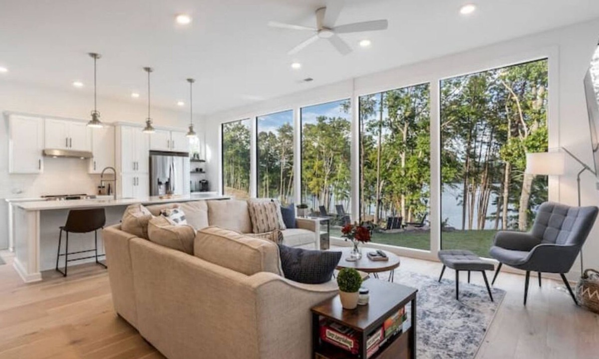 Waleska Villa | Luxury Lake Villa