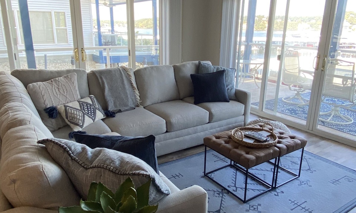 Lake Ozark Condo | Luxury Lakefront Condo, 3 Pools, 1 BR/2B - Clean Updated Property