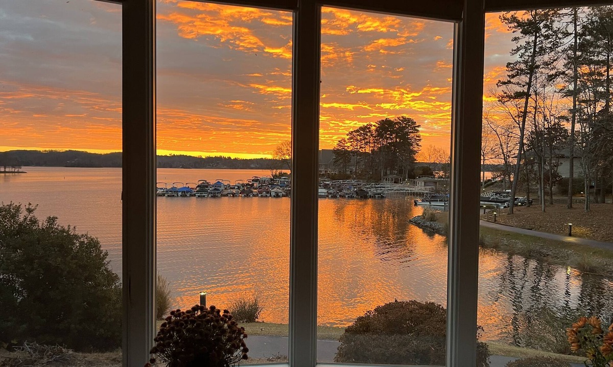 Salem Condo | Luxury Lakefront Condo with Stunning Views and Resort Amenities. NEW LISTING