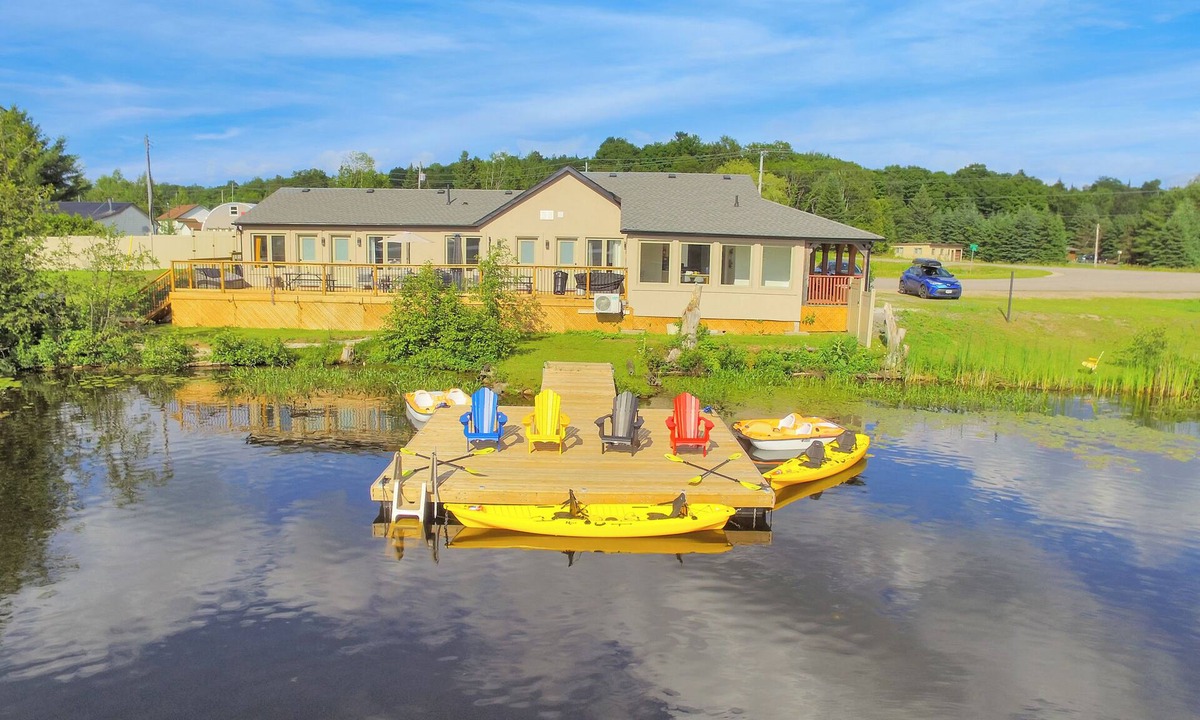 Faraday Cottage | Luxury Lakefront Cottage | Private Dock & Retreat