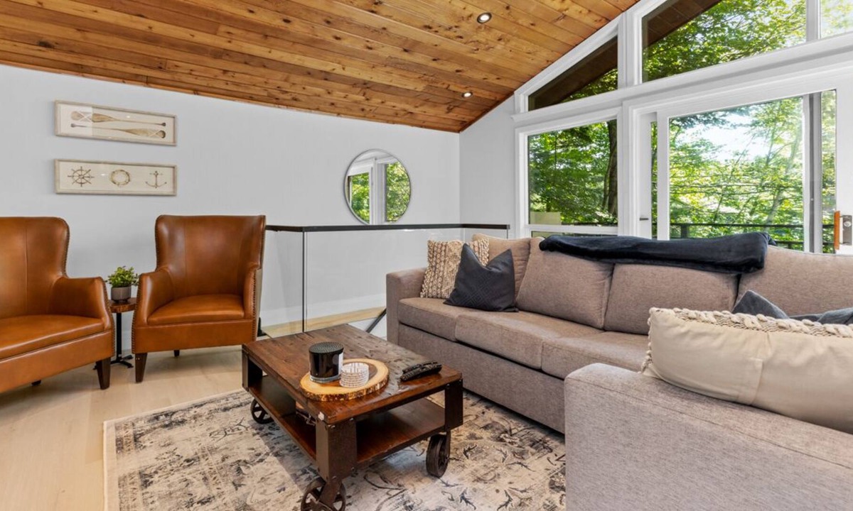 Broadbent Cottage | Luxury Lakefront Cottage in Muskoka