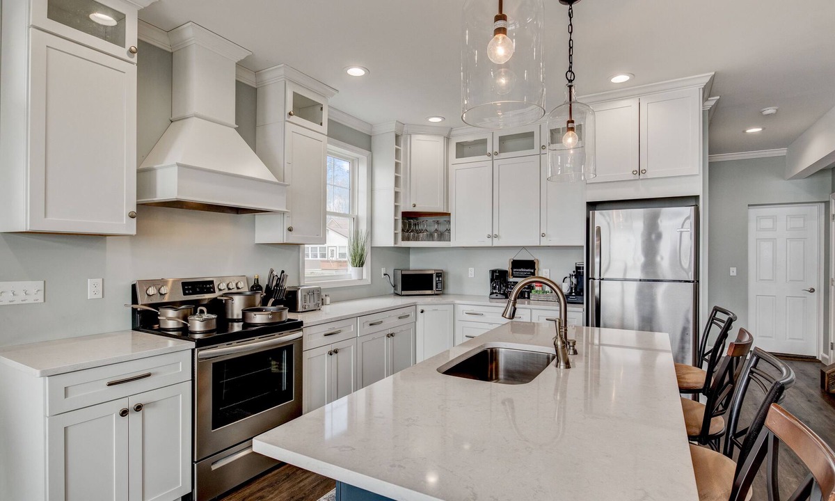 Bayberry House | Luxury Lakefront Family Retreat