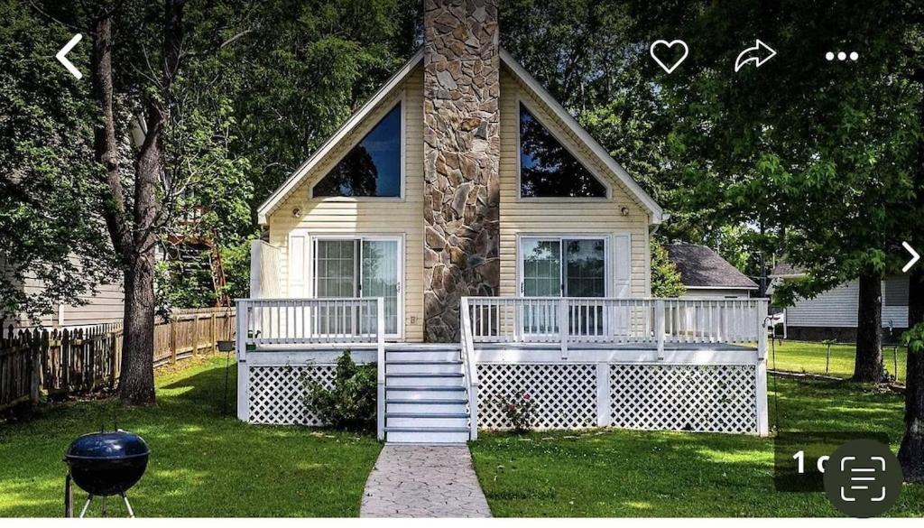 Milledgeville Villa | Luxury Lakefront property