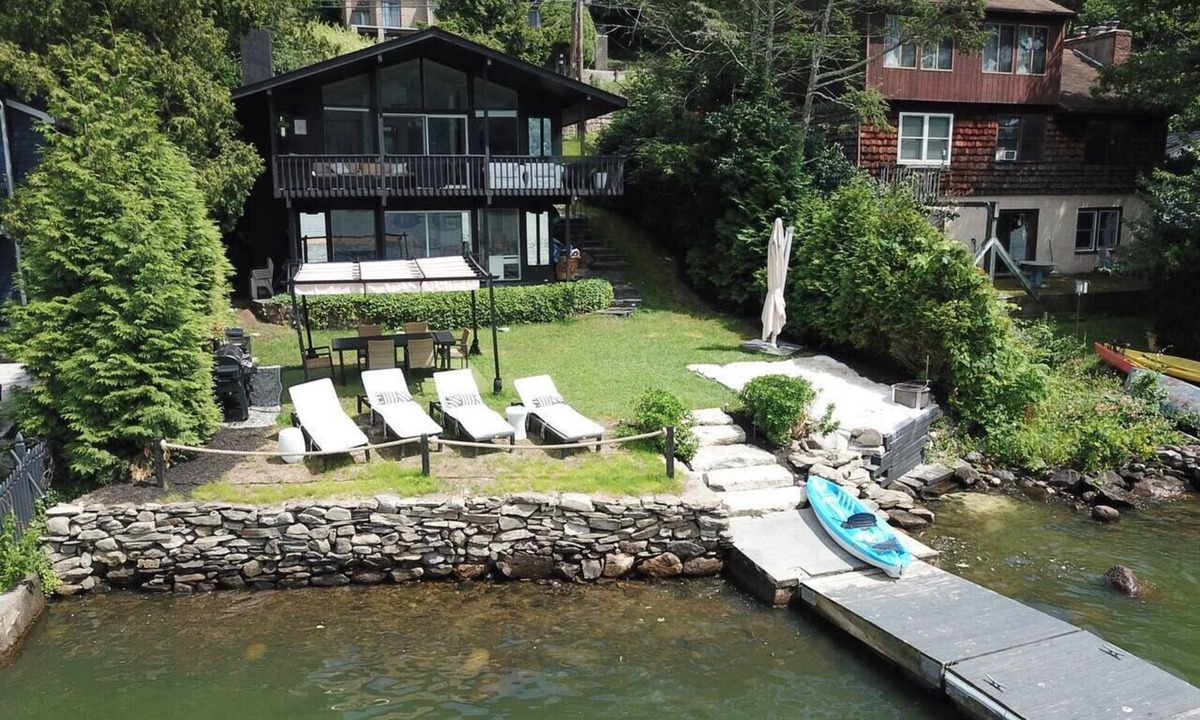 Greenwood Lake House | Luxury Lakefront w/Beach, Dock & Kayak 1h NYC