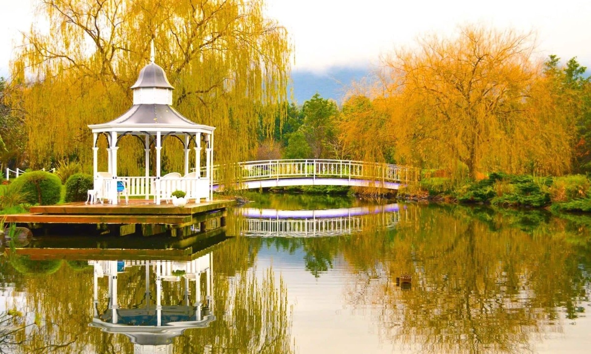 Kilsyth South Cottage | Luxury Lakeside Cottage B&B