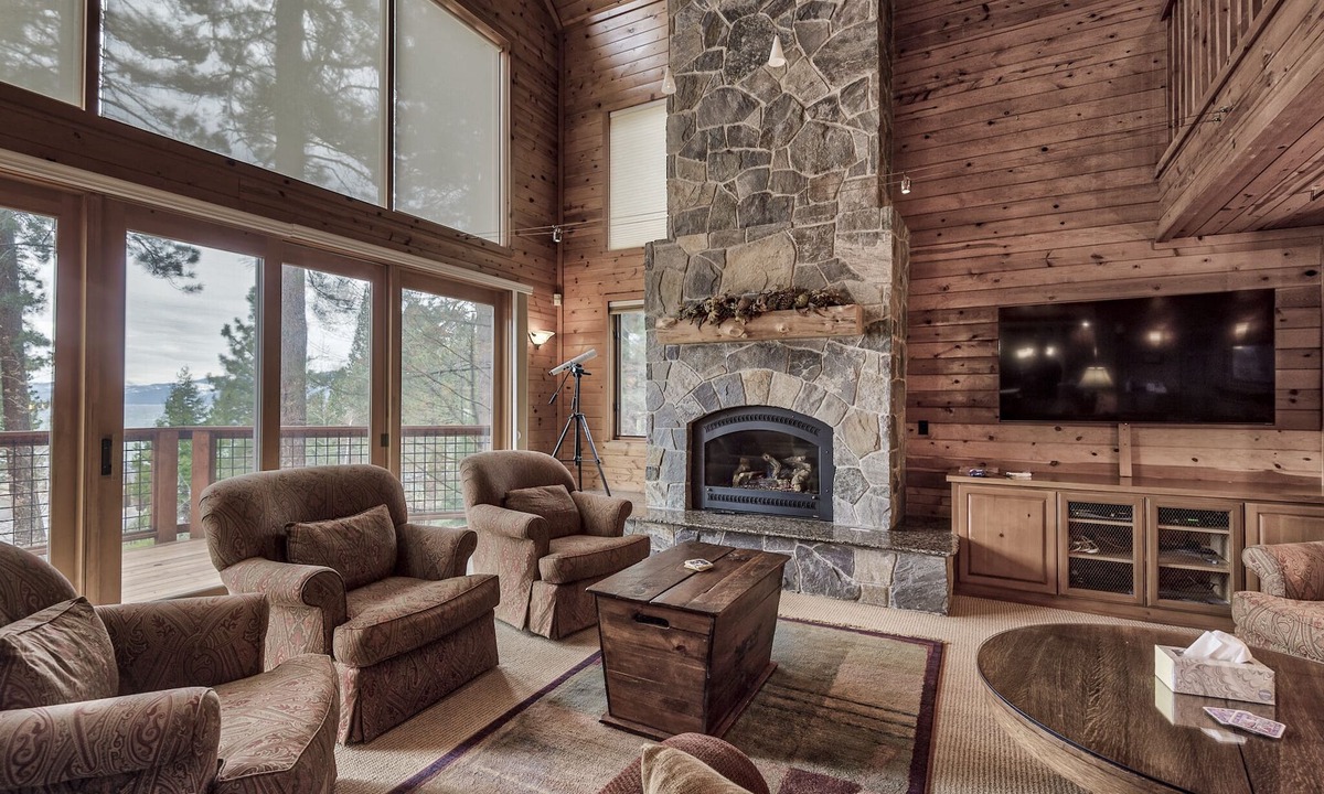 Lake Forest House | Luxury Lakeside Retreat + Lake Views + Close To Resorts!