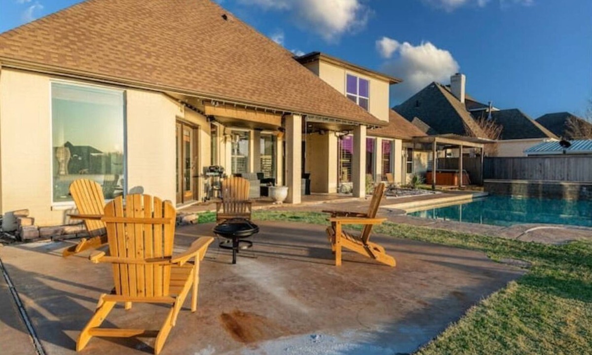 Lawton House | Luxury Lawton Guesthouse on Lake