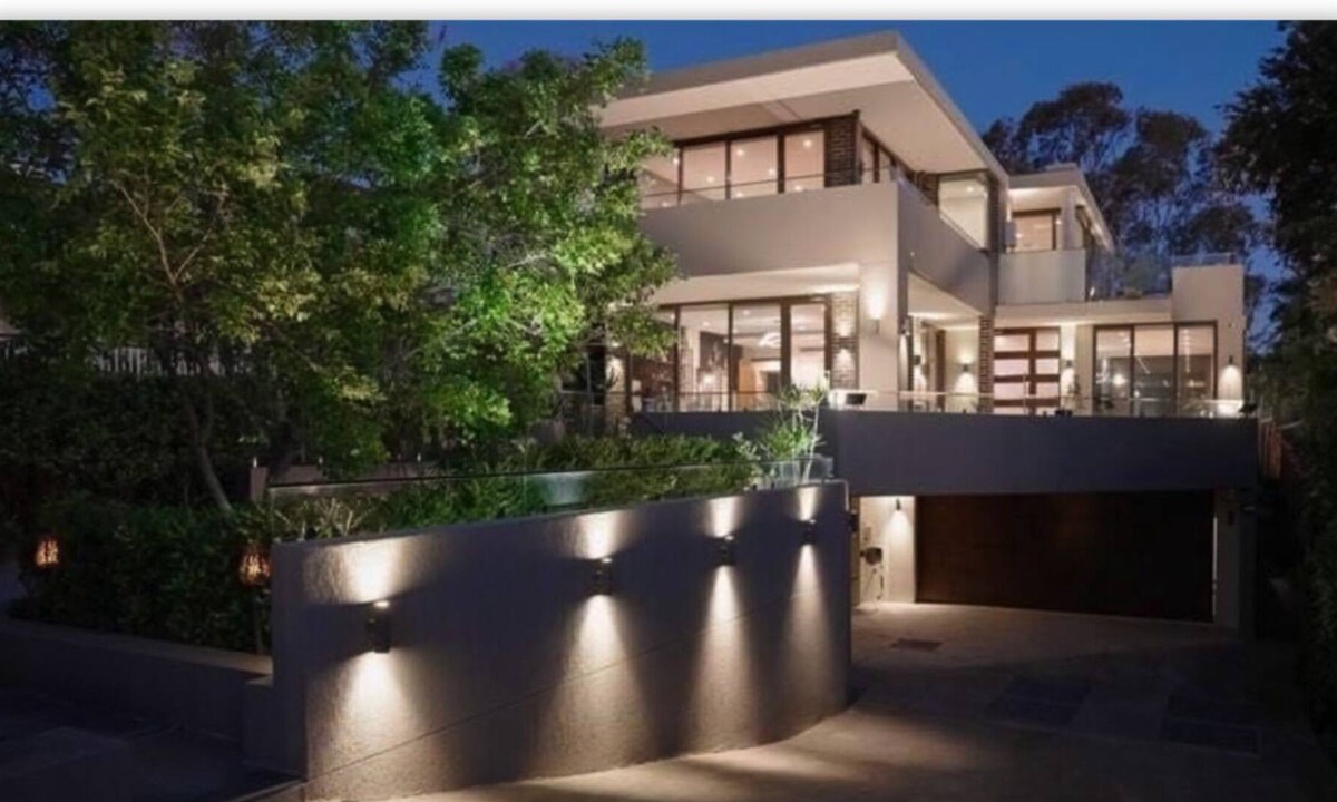Putney House | ★Luxury Lifestyle ★ Pool ★WaterView ★ Convenient location★