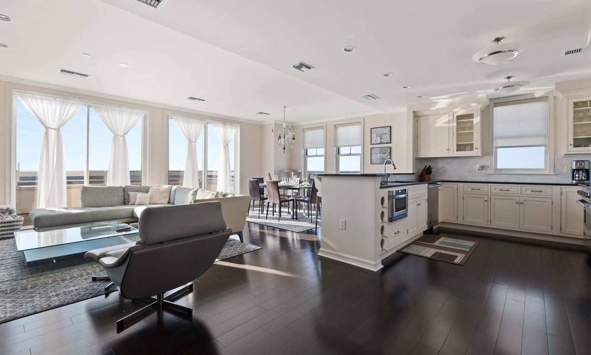 Diamond Beach Condo | Luxury Living at The Grand!