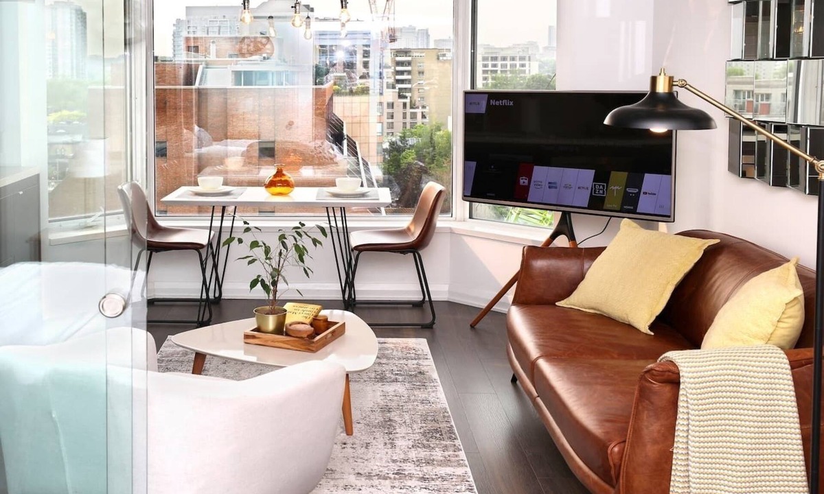 Midtown Toronto Apartment | Luxury Living in Yorkville Toronto