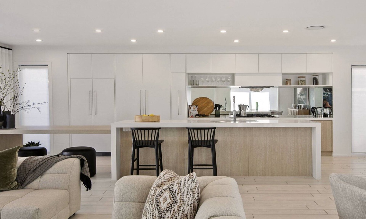 Merewether House | Luxury Living only 100M from Merewether Beach