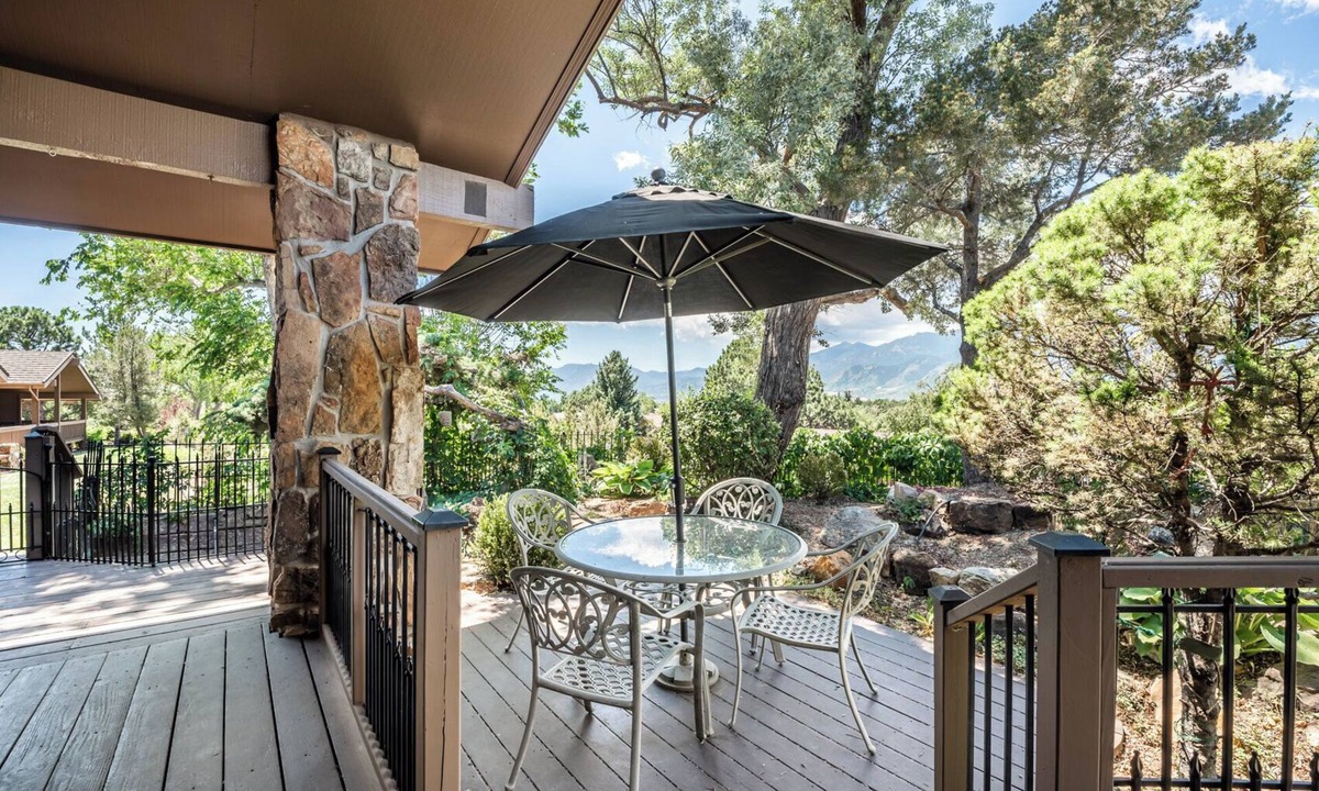 Kissing Camels House | Luxury Living in Kissing Camels