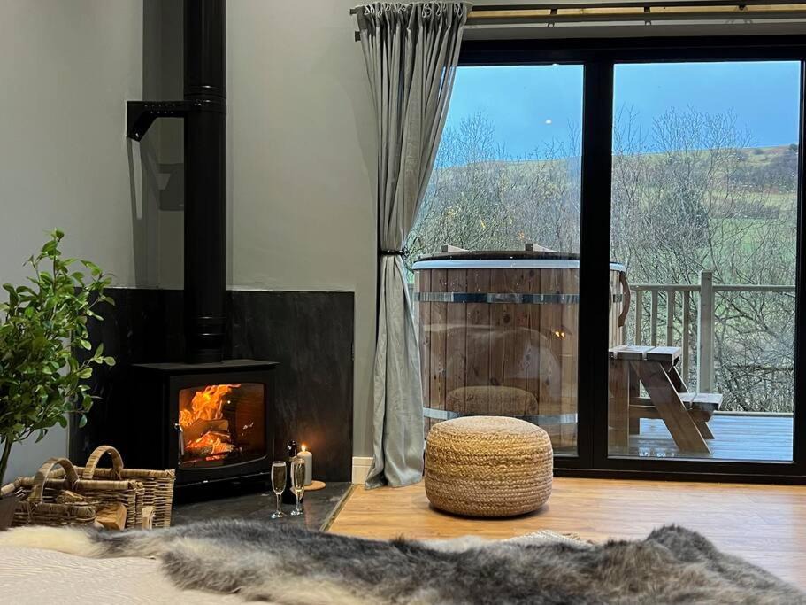 Llanbrynmair Ski Chalet | Luxury Lodge In The Treetops