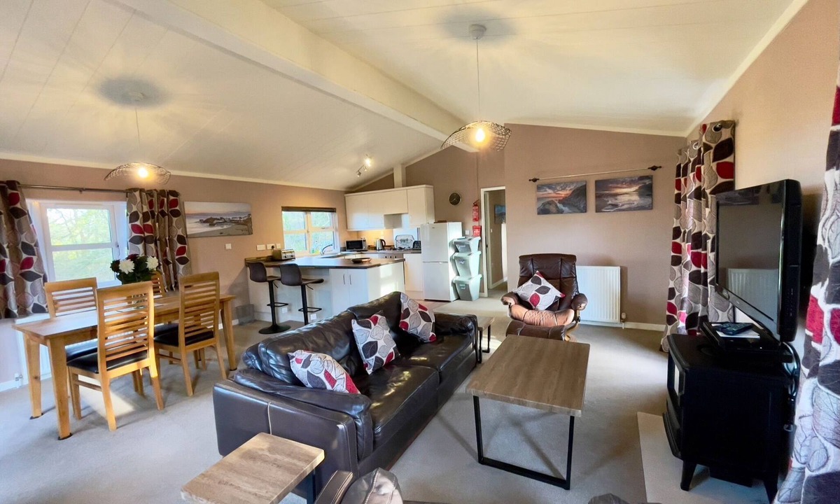 Molleston Apartment | Luxury lodge situated on a tranquil holiday park