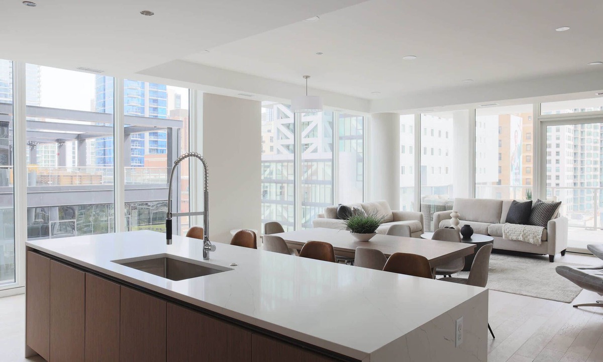 Near North Side Apartment | Luxury Loft Collection 903 - Terrace - River North