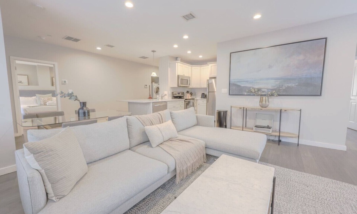 Downtown Boston Apartment | Luxury Loft | W/D in Unit | Pet Friendly