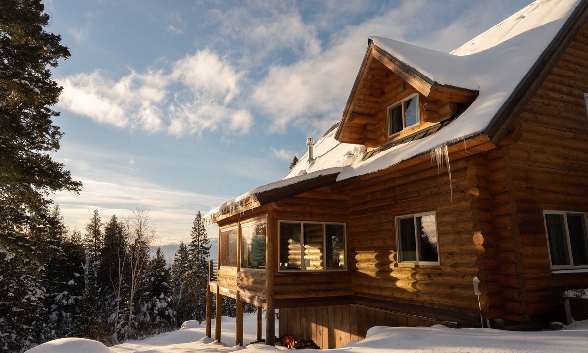 Tofte Cabin | Luxury Log Home on 5 acres Sawtooth Moutain Hideaway close to ski hill & hiking