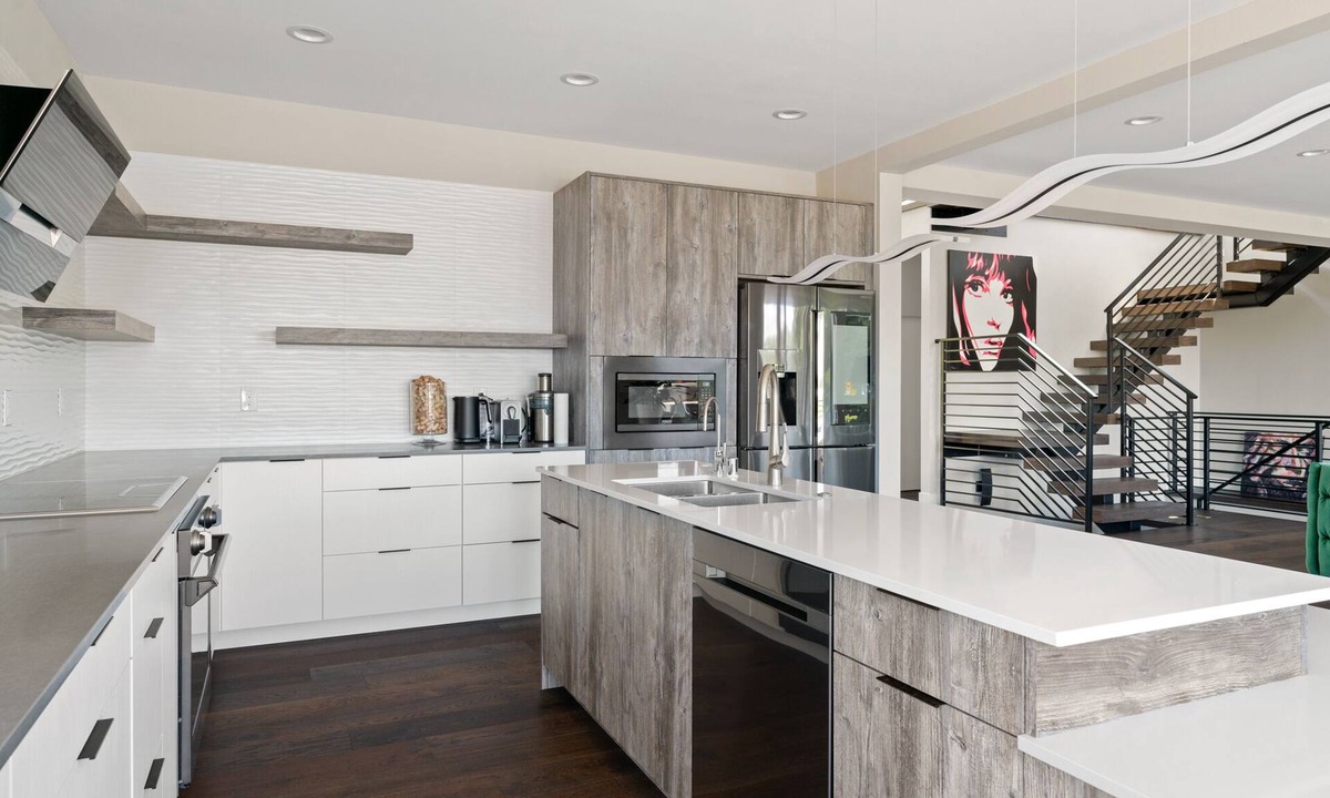 White Center House | Luxury mansion in West Seattle.