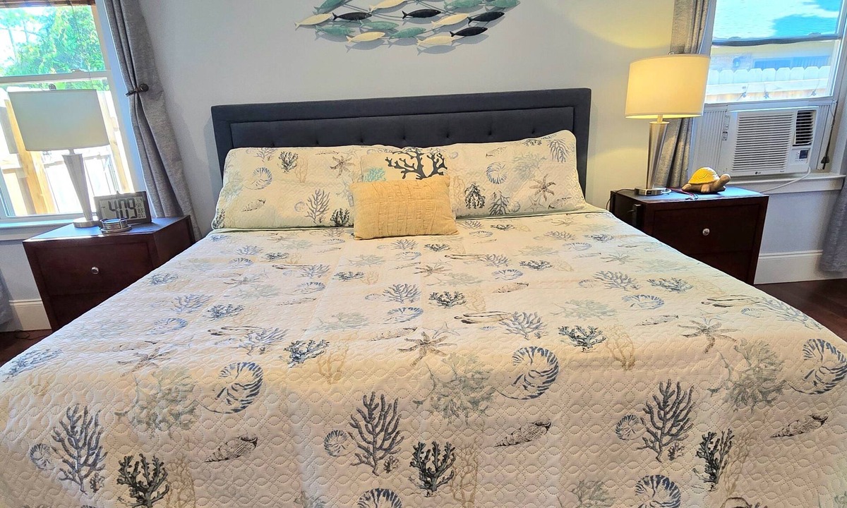 Pensacola Apartment | Luxury Master, Pvt Entry 3.2mi-Bch