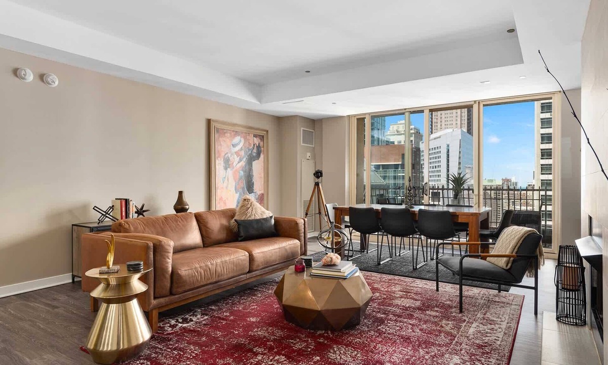 Rush and Division Apartment | Luxury Meets Fun: Downtown PH w/Private Game Room