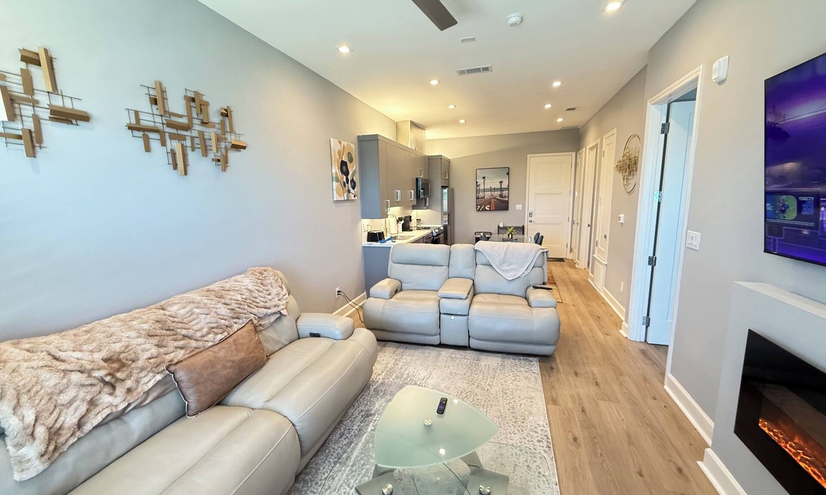 Cedars Apartment | Luxury Modern Downtown Dallas/Farmers Market