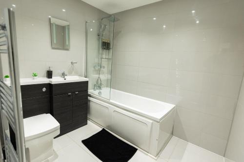 Wolverhampton Apartment | Luxury Modern Flat In Wolverhampton- Garden Views