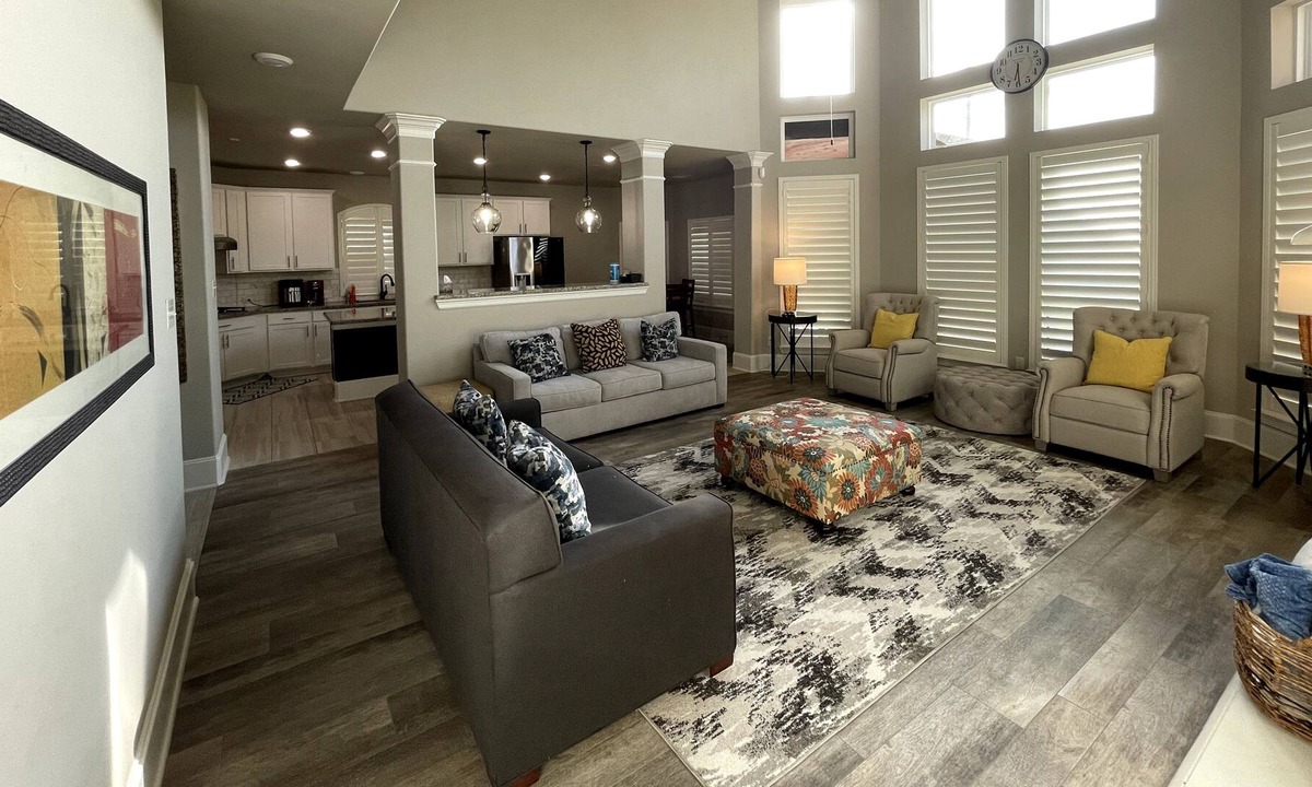 Humble House | Luxury Modern Home With Backyard Oasis ~ Near IAH