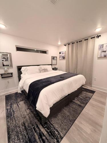 Old East Dallas Apartment | Luxury Modern King Bed 70 TV Downtown Dallas