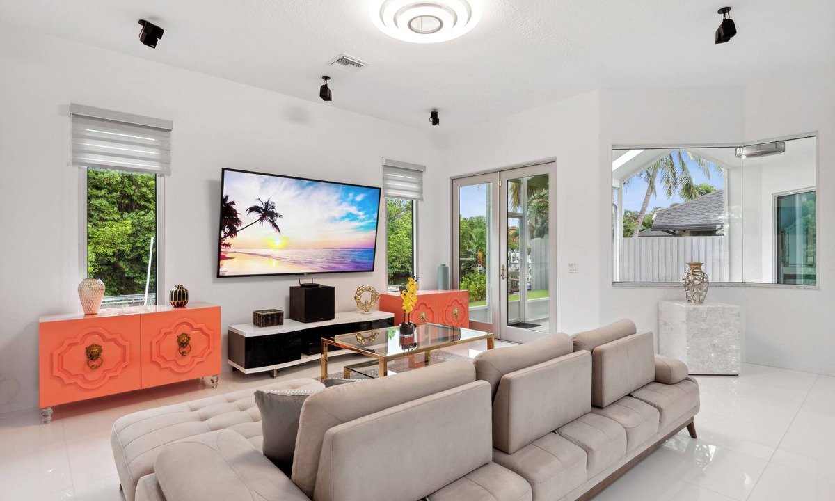 Palm Beach Gardens House | 🏝️ Luxury Modern Waterfront House 💎 Best Location! King Bed Suit!