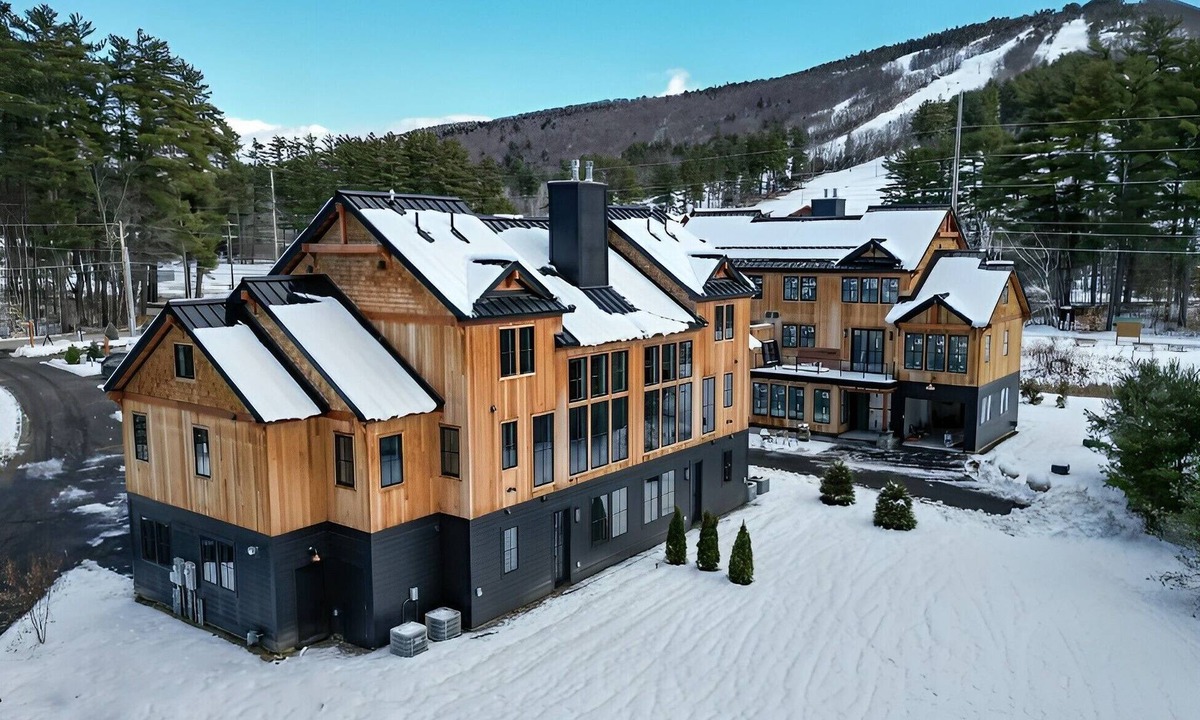 North Conway Cottage | Luxury Mountain Escape