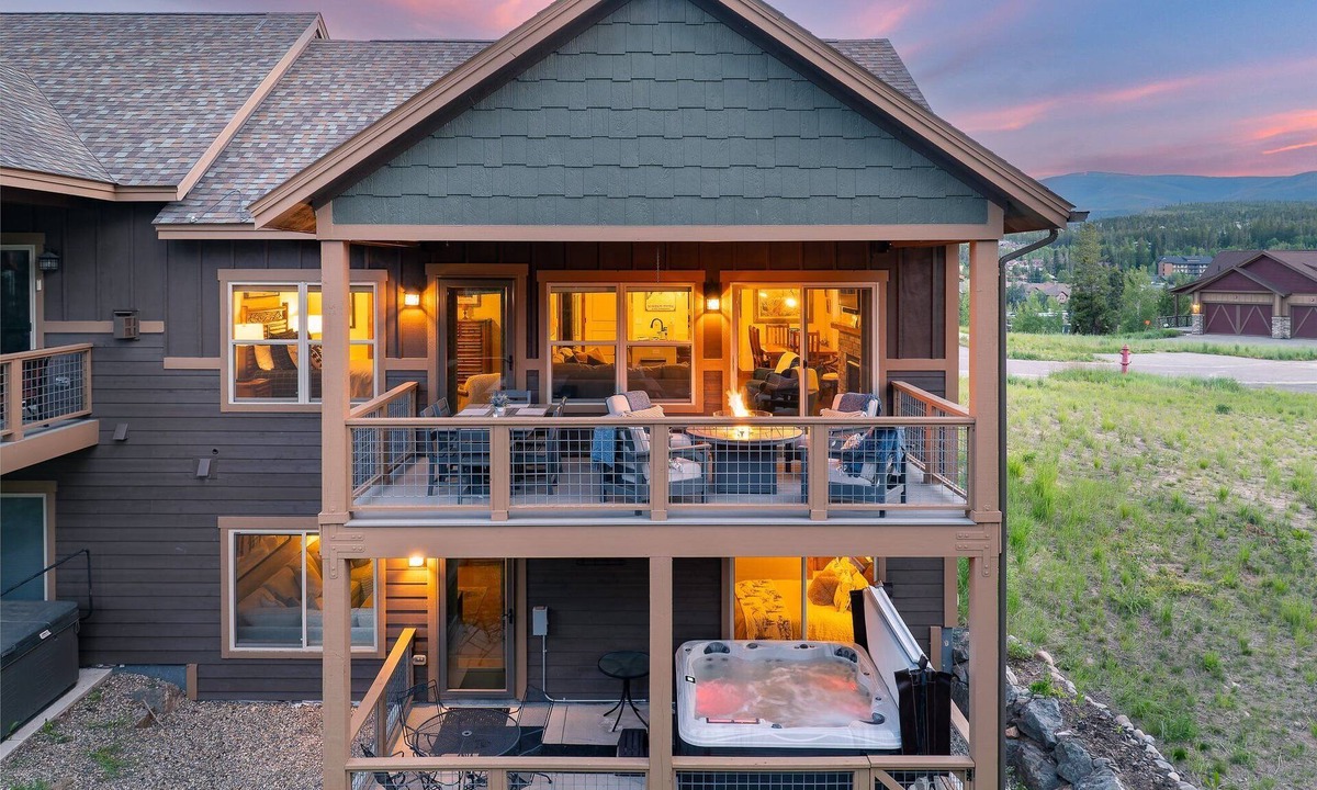 Rendezvous House | Luxury Mountain Villa 127 I Hot Tub I Great Views I Best Price I FREE Adventures Daily