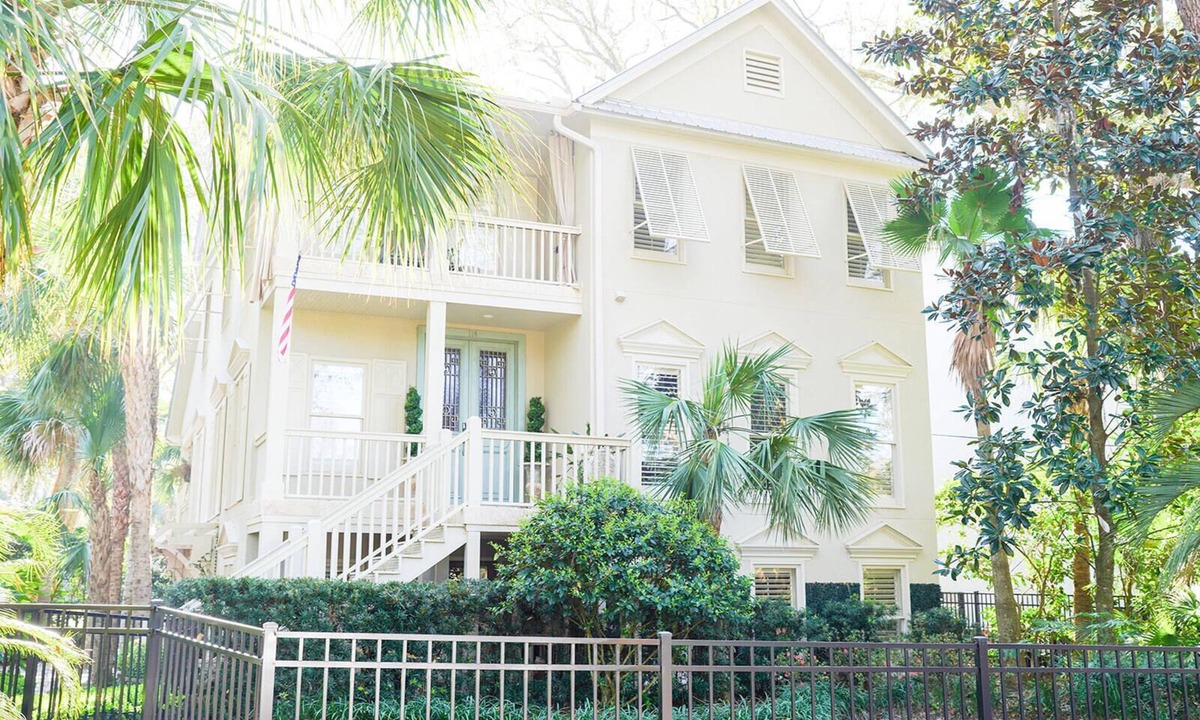 King City House | Luxury Multi-Level Home Near Pier Village