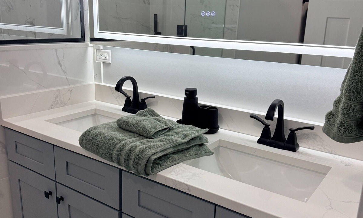 Bronzeville Apartment | Luxury New Construction Condo - Chicago Living at Its Finest