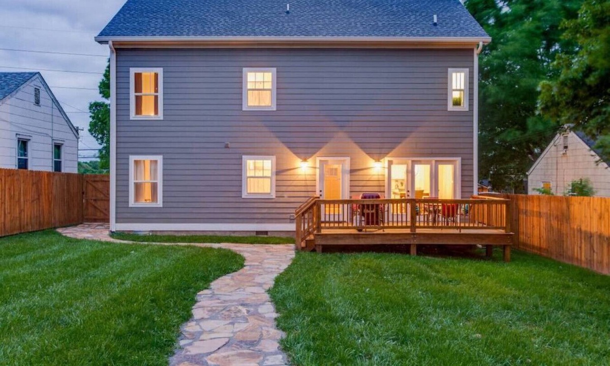 Shelby Hills House | Luxury new E Nashville home blocks from 5 Points