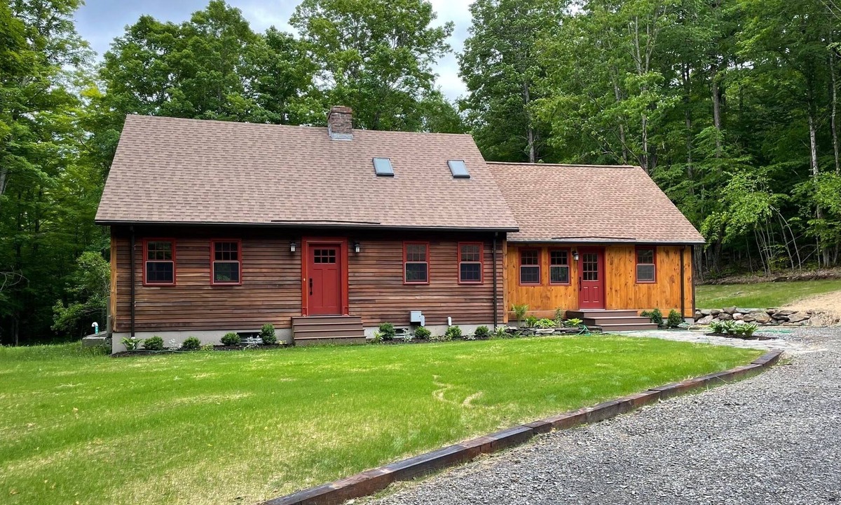 Williamsville House | Luxury Newly Renovated 3 Bedroom Home Close to Brattleboro and Mount Snow