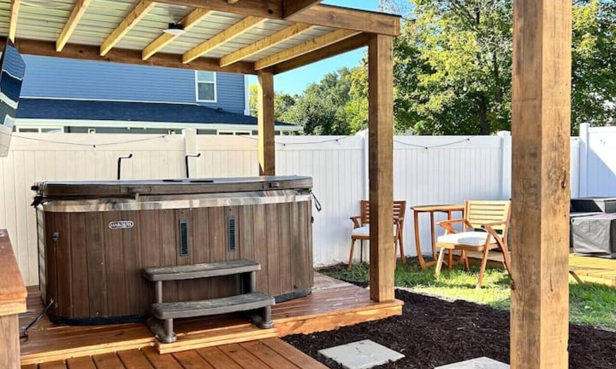 Northeast South Bend House | Luxury Notre Dame Home w/Hot Tub, Fire Pit & Game Day Location