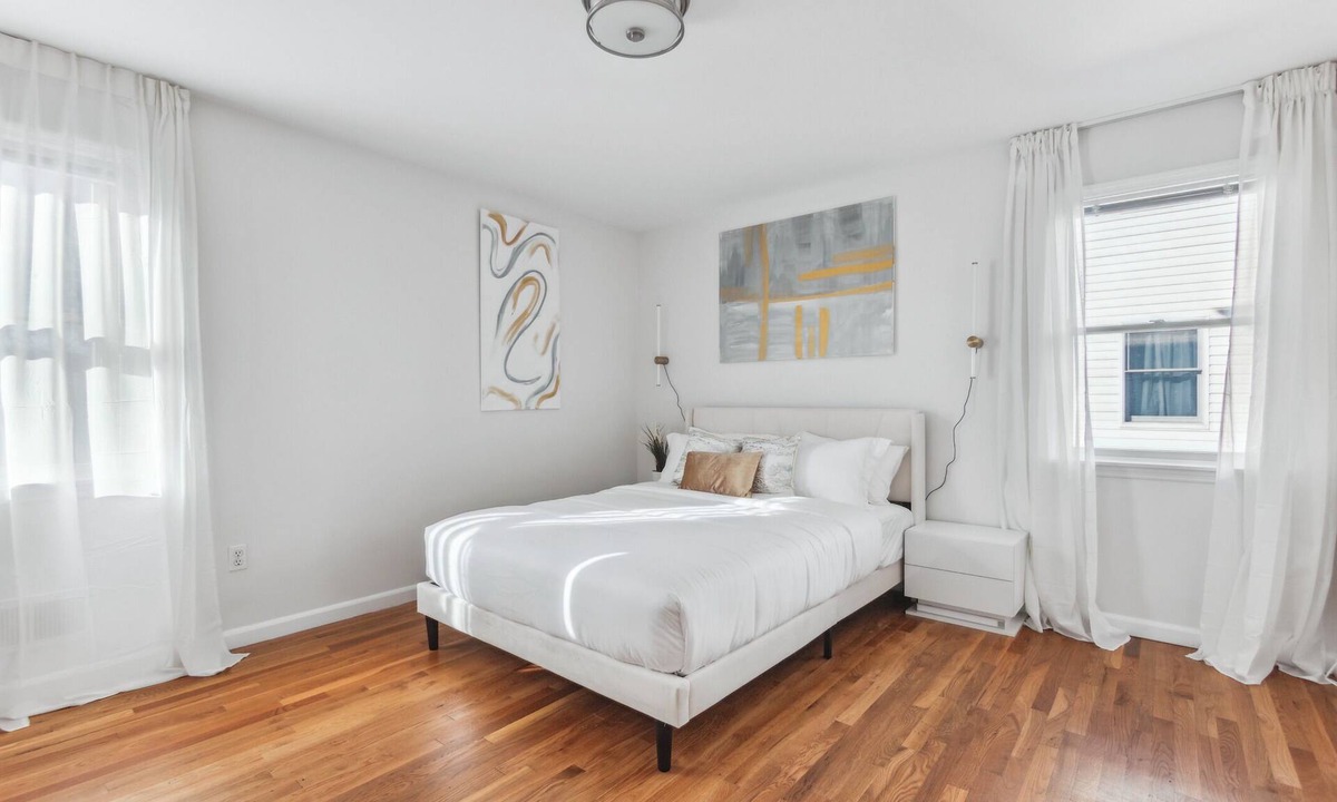 White Plains House | Luxury NY Retreat+Free Parking